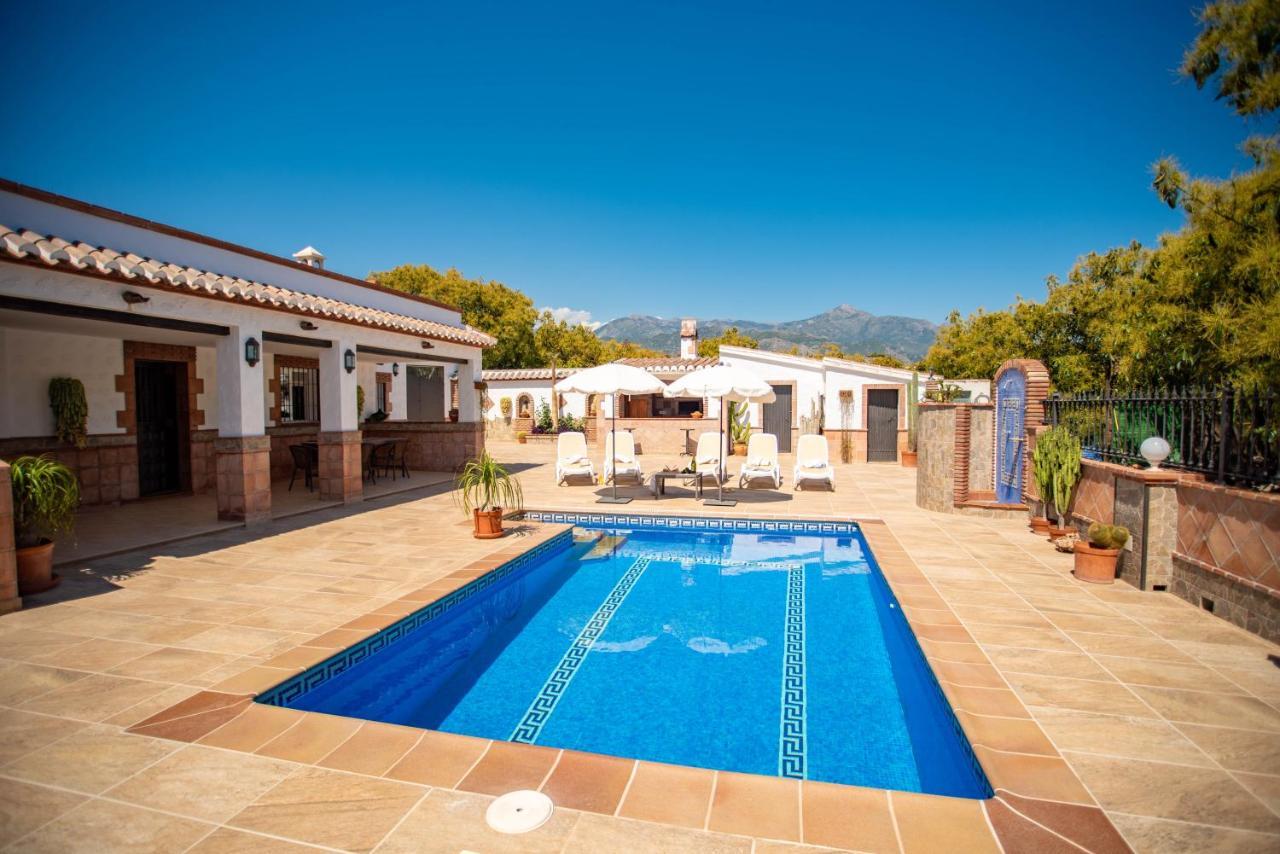 Casa rural en Nerja Villa RuiSol by Centrall alquileres turísticos Exterior foto